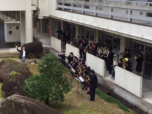 １